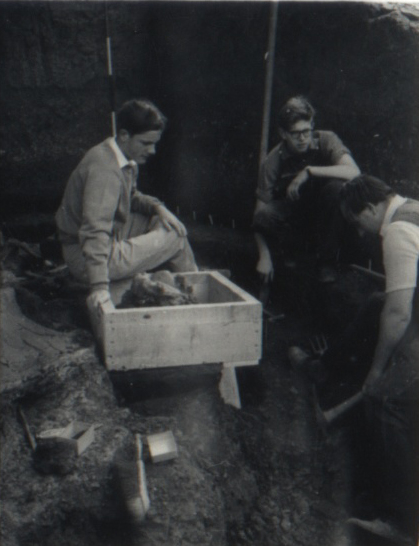 19640000 AVELEY CAL Observing.jpg